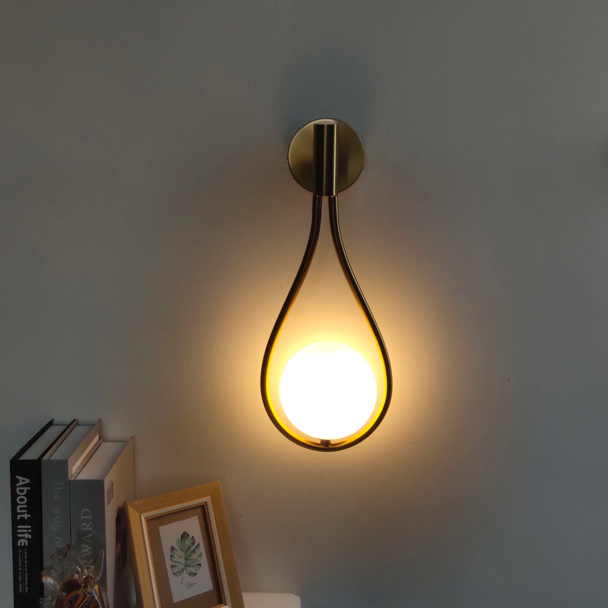 Modern Minimalist Bedroom Lighting